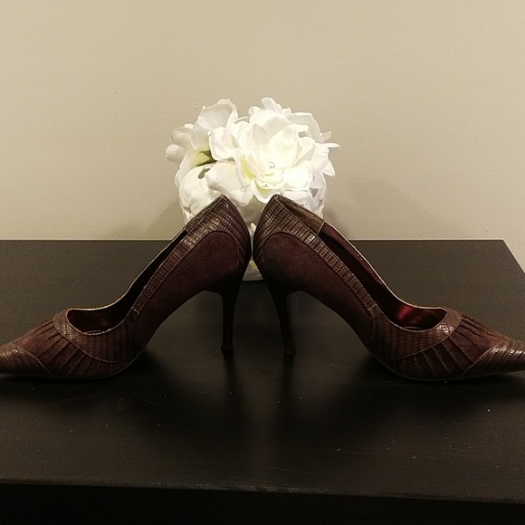 Heels - Picture 2 of 3